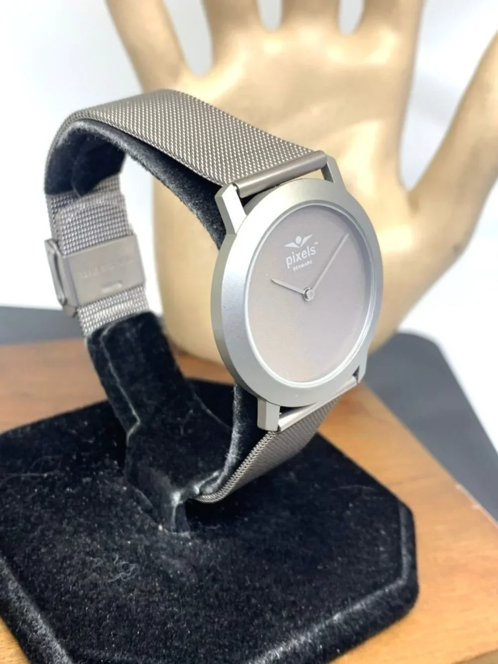 Pixels Denmark Unisex Watch Gray Dial Quartz Titanium Case Stainless Steel Band